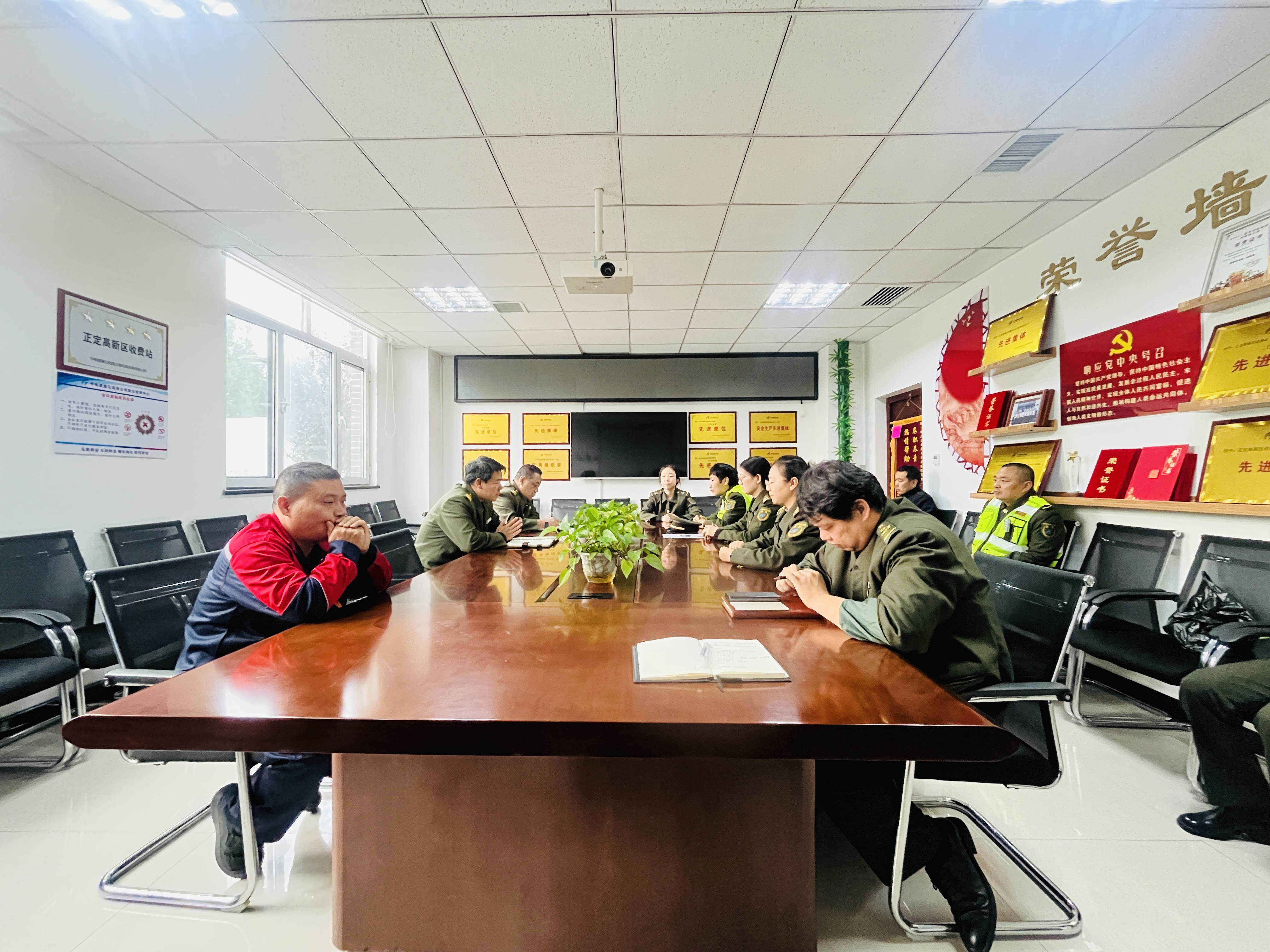 微信图片_2025-10-24_071303_942.jpg